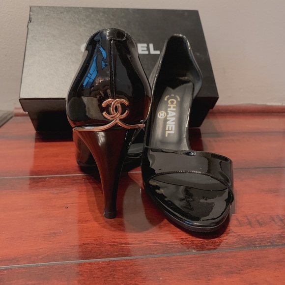 Chanel Black/Gold Patent Leather Peep-toe Pumps - Picture 3 of 3